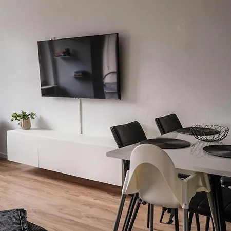Exklusives Ferien-appartement Mit Pool- Und Saunazugang Fuer Bis Zu 4 Personen Apartment *