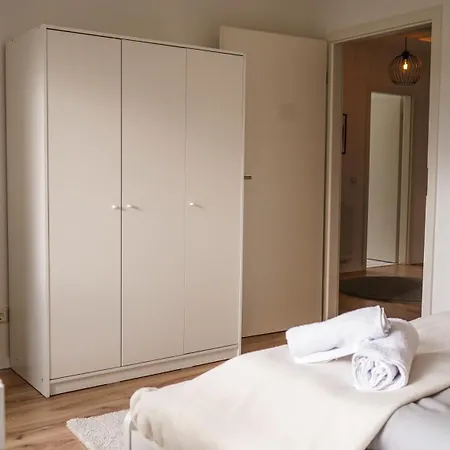 Exklusives Ferien-appartement Mit Pool- Und Saunazugang Fuer Bis Zu 4 Personen